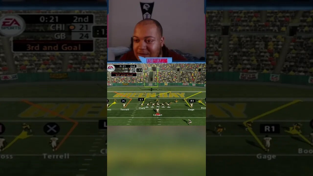 Matt Leinart connects with Santana Moss AGAIN #Madden2005 #BearsFranchise