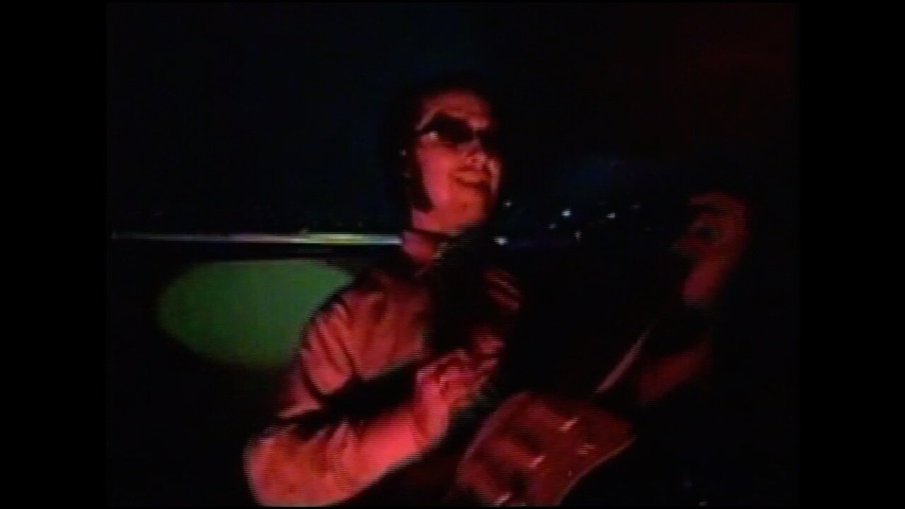 THE HYPNO-TWISTS - She's My Drug - LIVE at Emerald Lounge, 2002