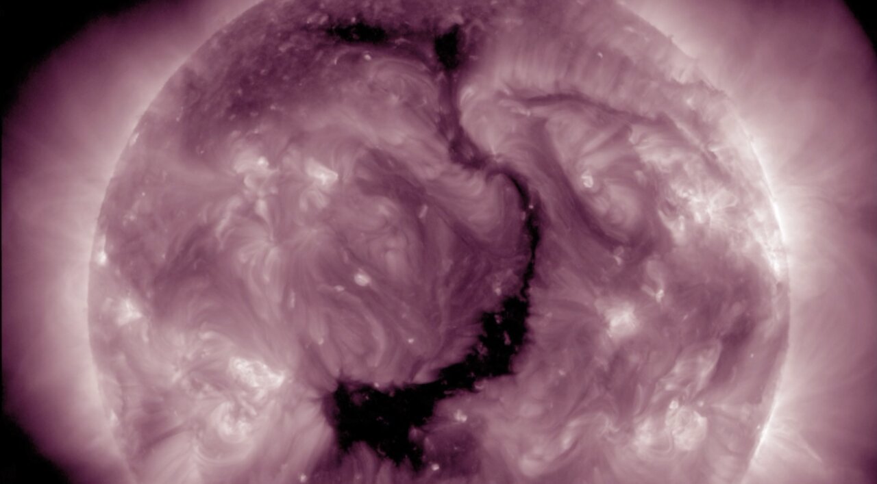 Giant Waves, Solar Filament Release | S0 News Dec.30.2023