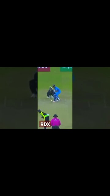 Virat Kohli against Glenn Maxwell