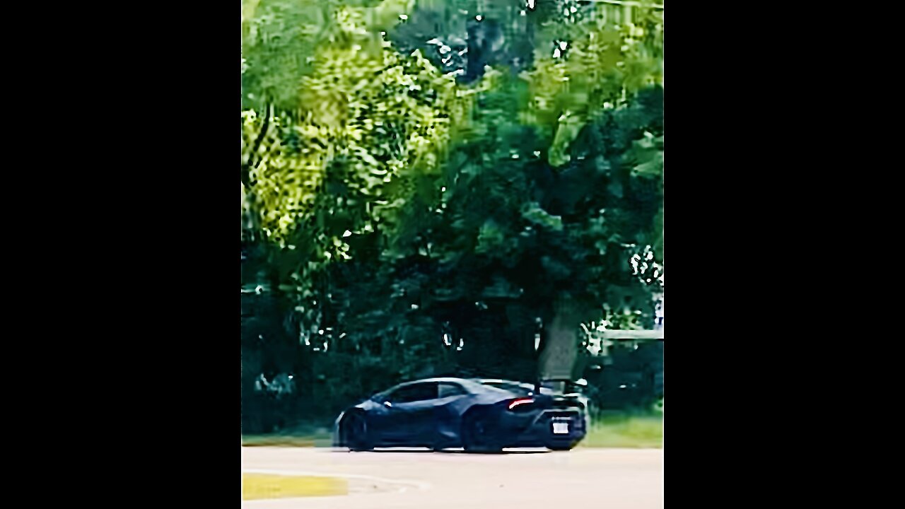 LAMBORGHINI HURACAN CRUISING