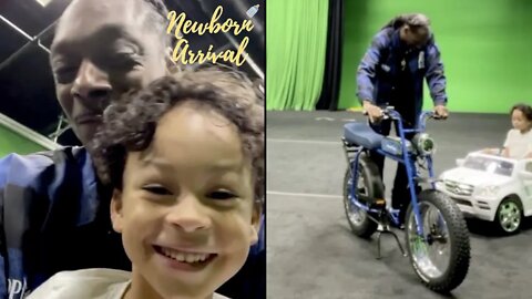 Snoop Dogg Teaches Grandson Zion How To Ride A Bike! 🚲