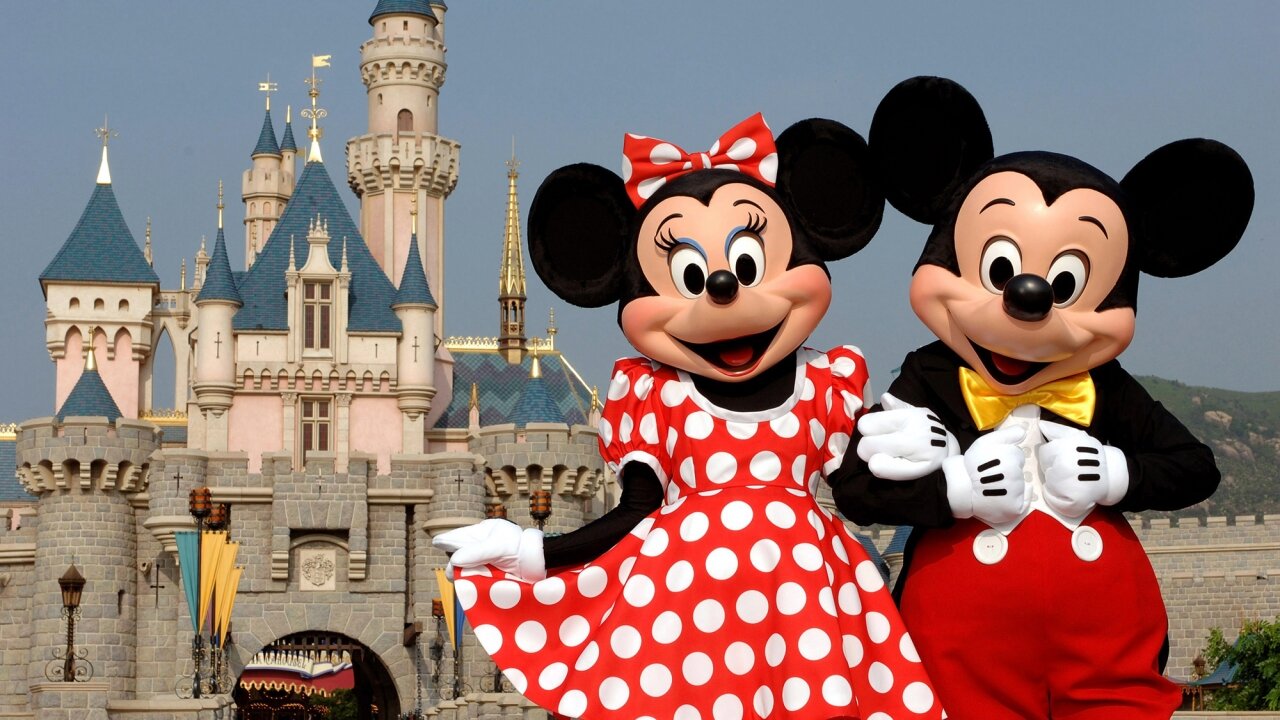 Disney To Resume Character Meet-And-Greets