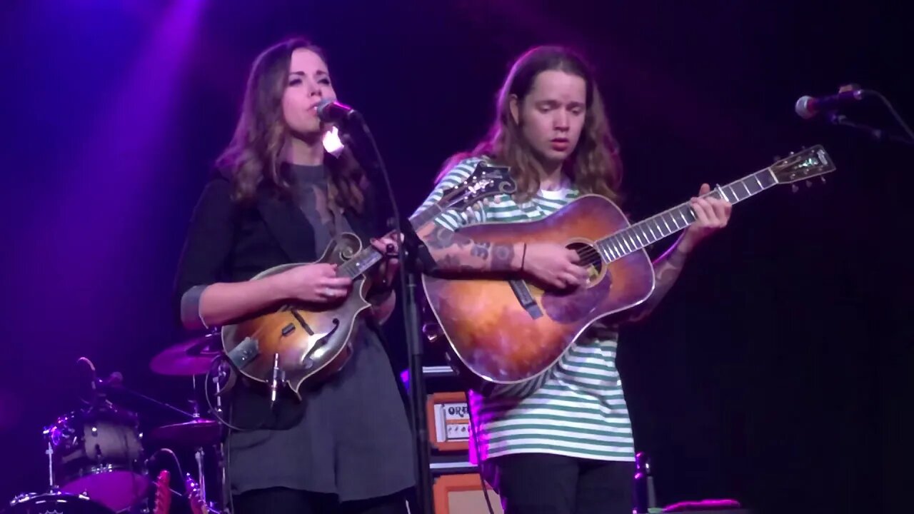 Sierra Hull w/Billy Strings - Christmas Lullaby (String the Halls 2)