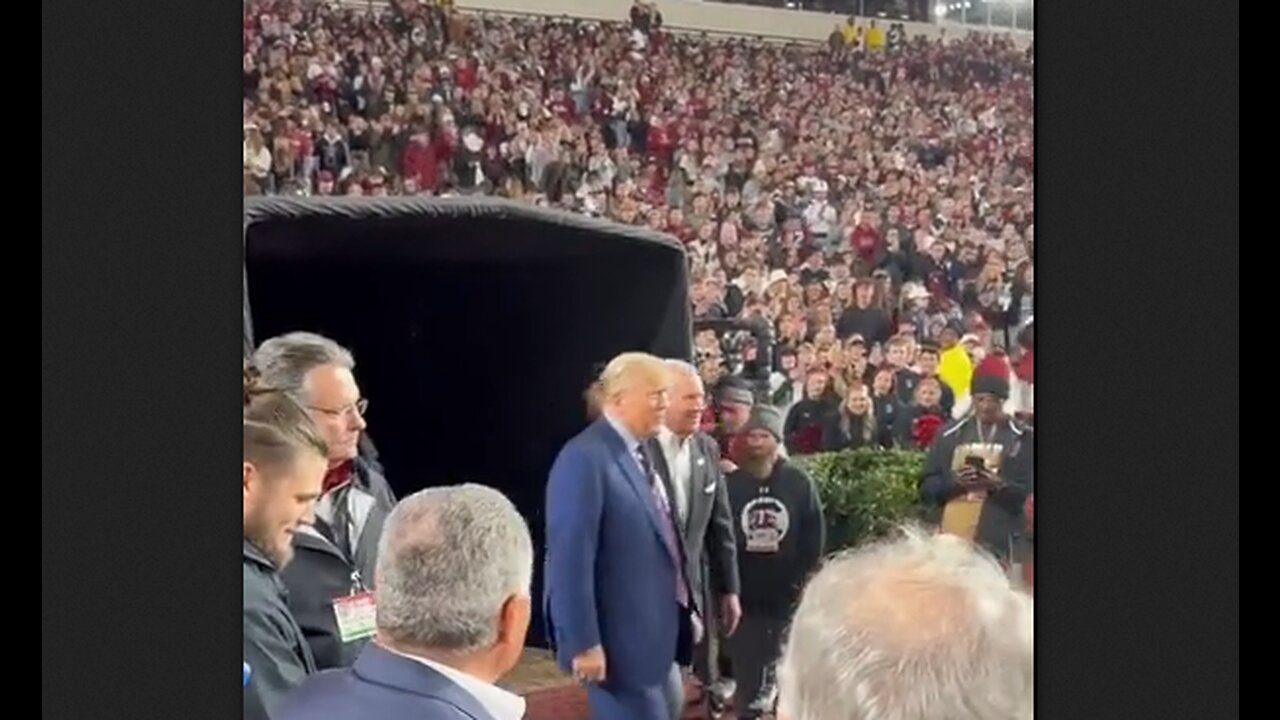 Trump - You Can Love Him or Hate Him But Everywhere He Show Up The Crowds Go WILD