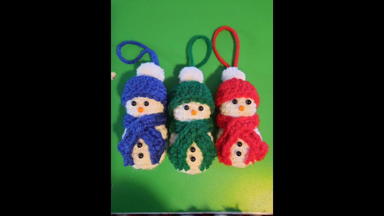 Small Amigurumi Christmas Snowmen