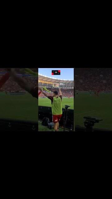 RESERVAS DO FLAMENGO COMEMORANDO A GOLEADA SOBRE O ATHLÉTICO-PARANAENSE/ MARACANÃ EM FESTA.