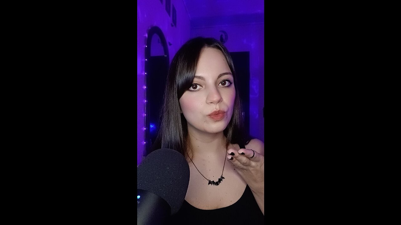 Asmr um beijo pra quem tem coisas em comum comigo 💋