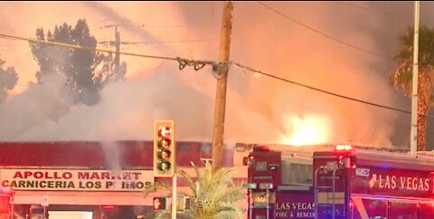 Fire crews extinguish market, restaurant fire