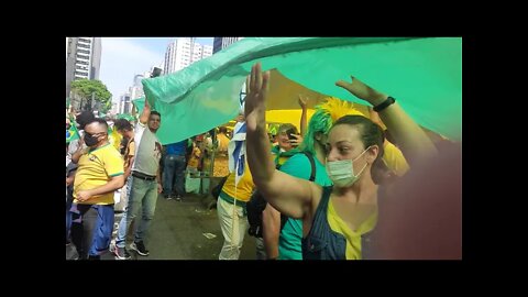 Mega bandeira na avenida Paulista no 7 de setembro de 2021