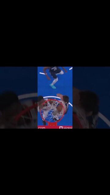 Ayton Dunks On Doncic | Deandre Ayton Gives Elbow To Luka