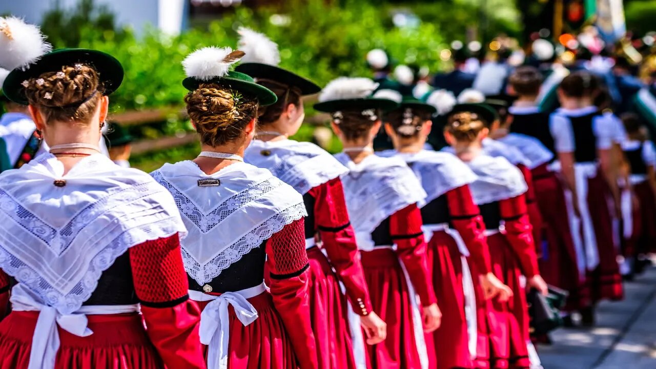 Oktoberfest Music - Traditional Costume Parade