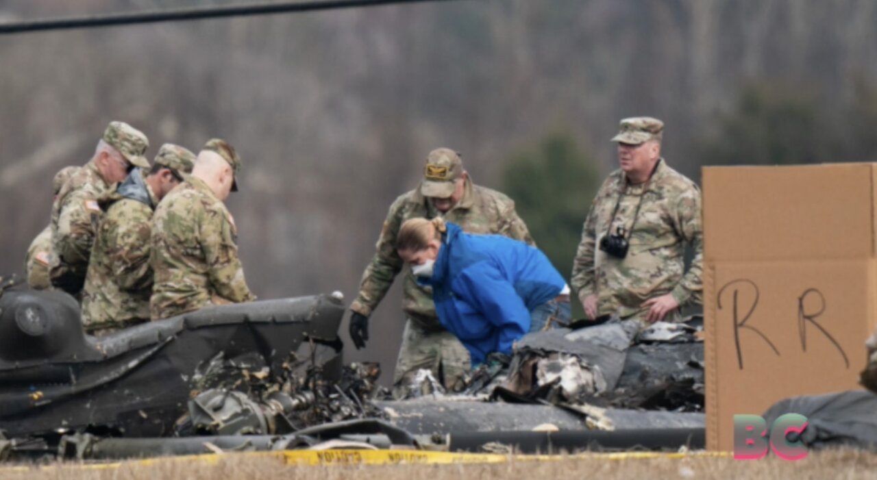 Black Hawk military helicopter crashes near Alabama highway, 2 dead