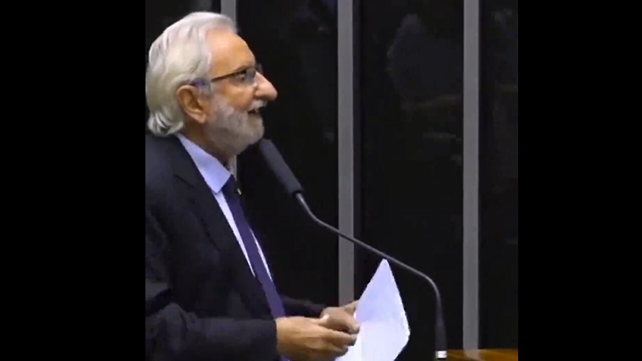 Empresas de petróleo são estatais pelo mundo afora, aponta Ivan Valente (Psol-SP)