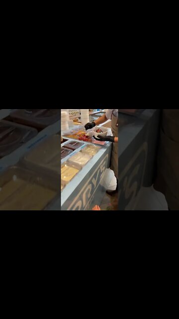 Eu amo sorvete / I love ice cream / 私はアイスクリームが大好きだ / मुझ आइसक्रीम पसंद है / 我愛冰淇淋 / احب الايس كريم