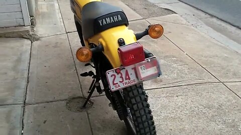 A Nice yamaha DT 400