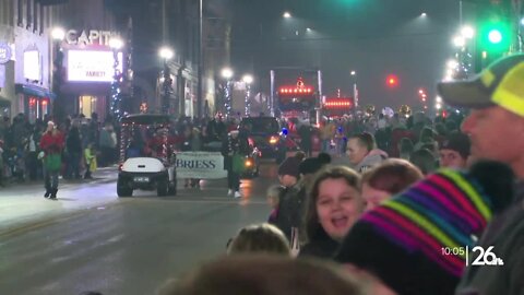 Thousands pack the streets during 34th annual Lakeshore Holiday Parade