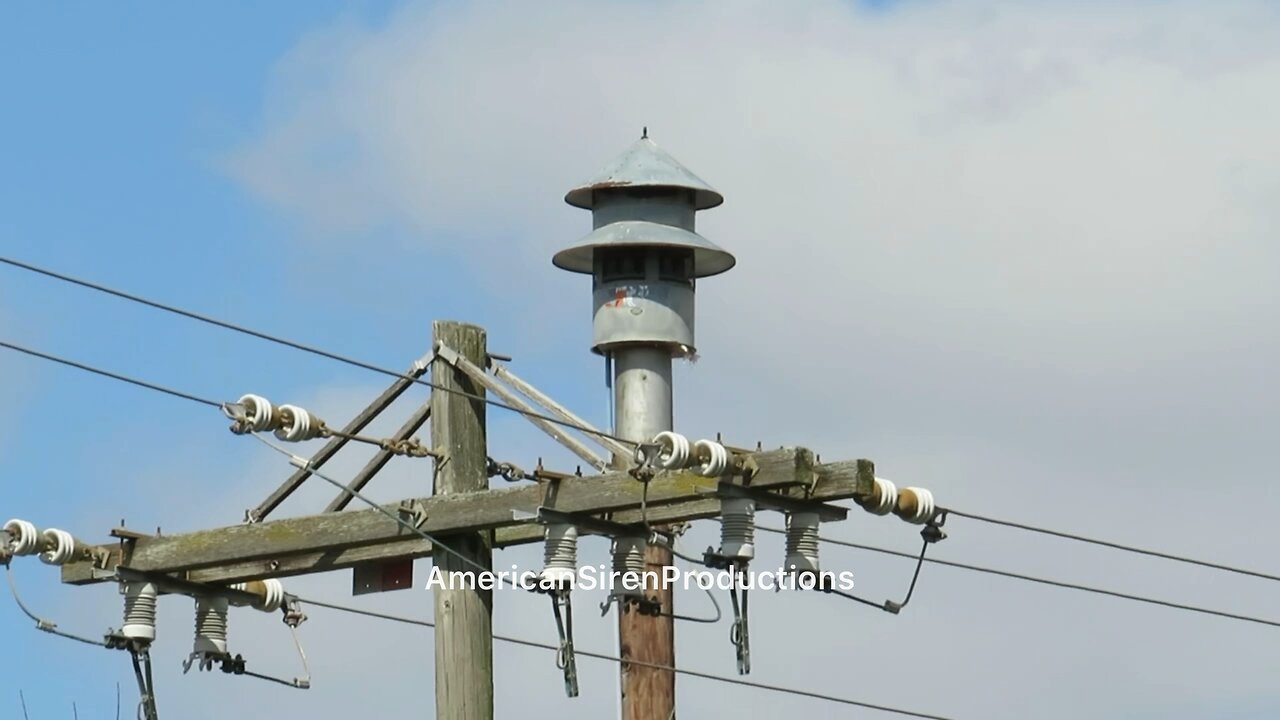 Tornado siren test, Coulterville, Illinois