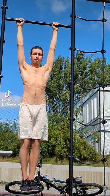 Doing leg and knee raises