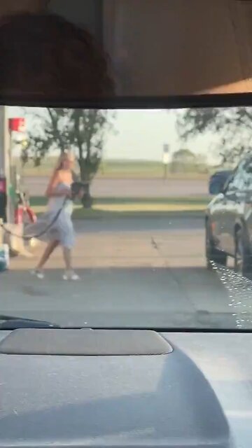 Lady’s first time at the pump trying to fill up her Mercedes