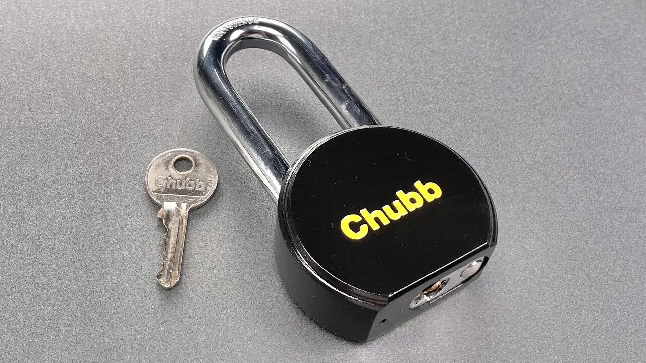 [1355] Restored Chubb Round Body Padlock Picked