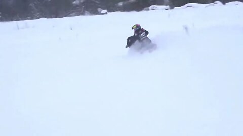 How fast can a snowmobile go on snow? Take you to experience the most thrilling play04