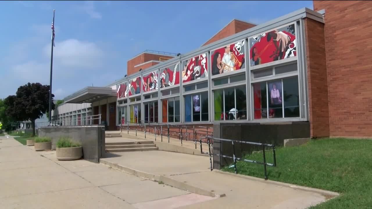 Milwaukee Public Schools students, staff still trying to beat the heat inside schools