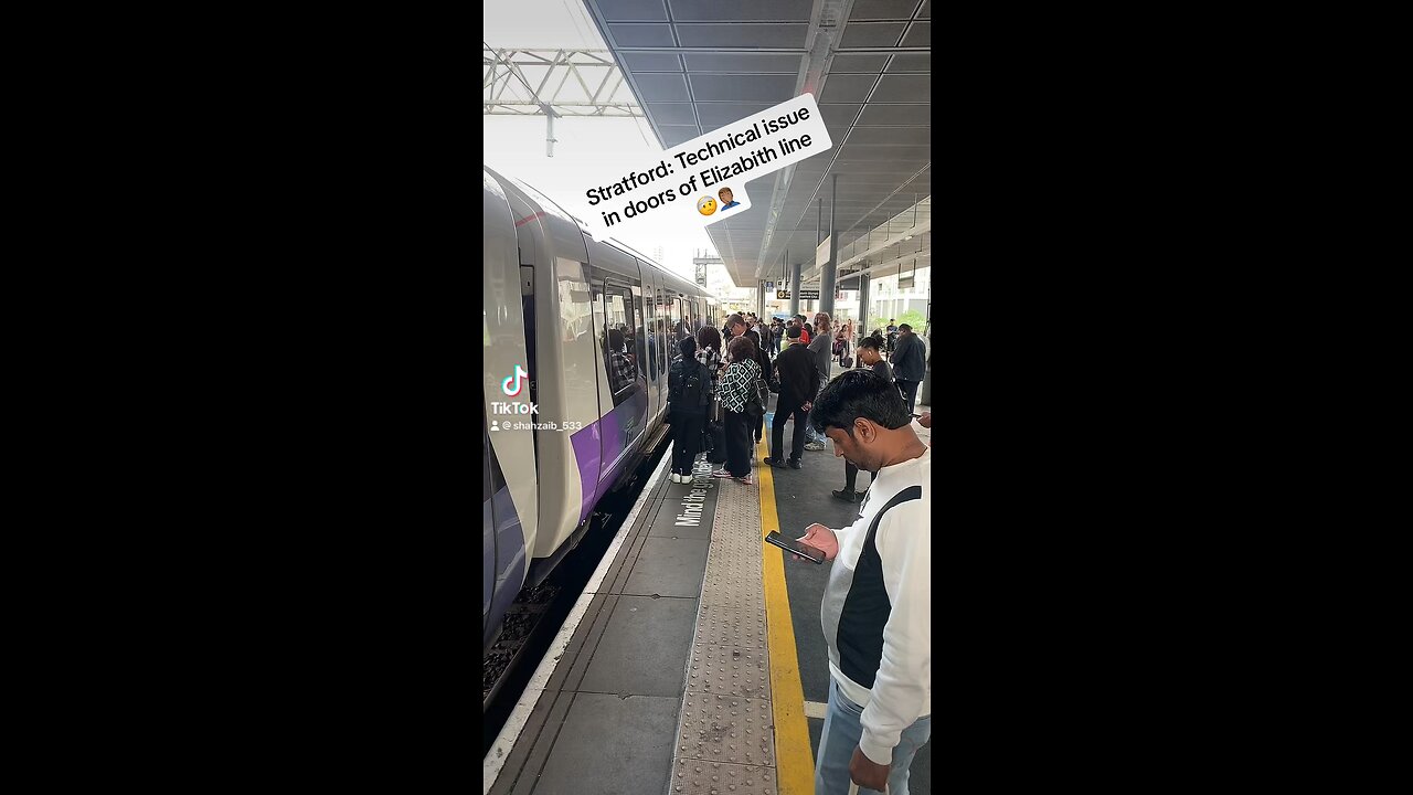 Technical issue in Elizabeth Line at stratford,London