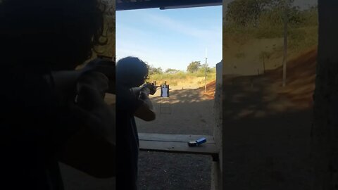 Primeiros tiros com a CBC 7022 calibre. 22lr