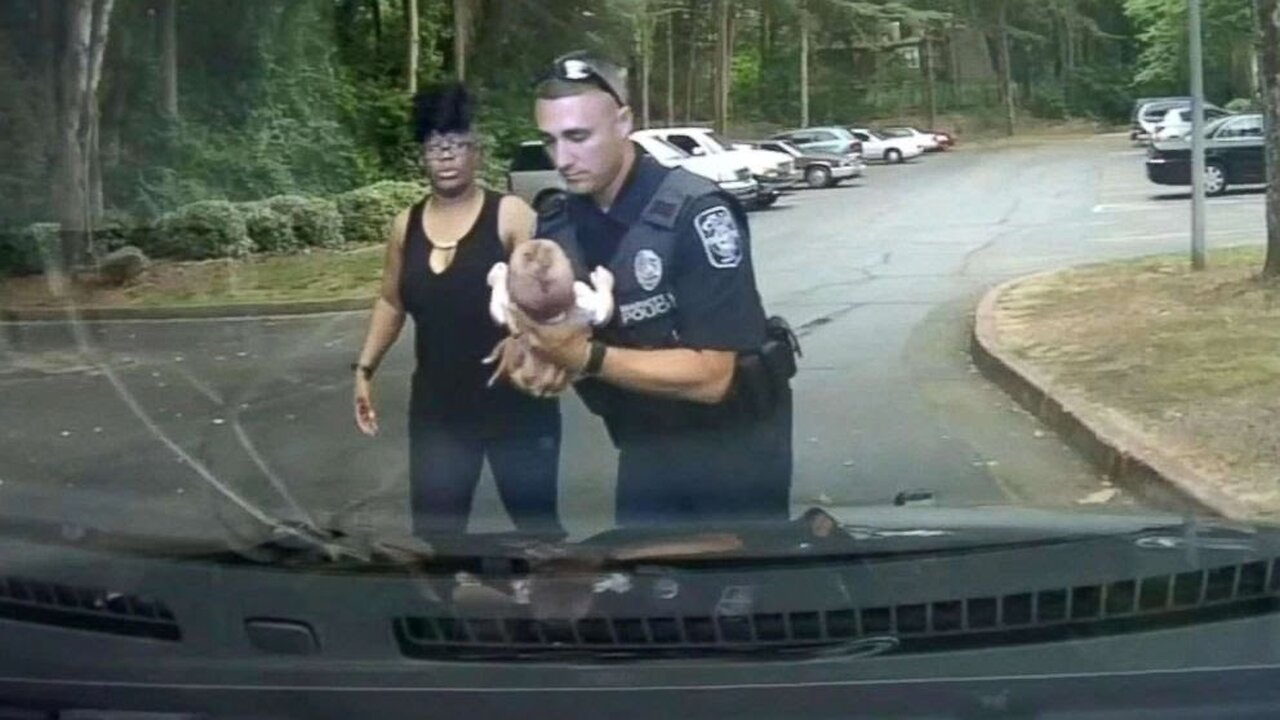 Georgia officer saves a chocking baby