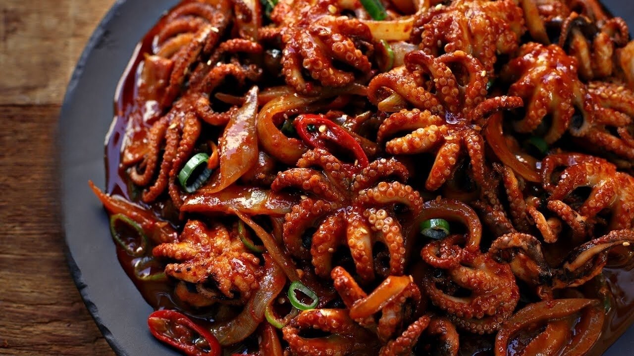 Chinese Style Spicy Garlic Stir Fry Octopus/Calamary. Best sea Food Recipe.