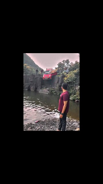 CAR PLUNGES INTO RIVER AFTER CRASHING🛟🏊🌊🚗💫