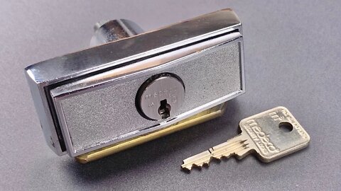 [1122] Medeco M3 Vending Machine Lock Picked