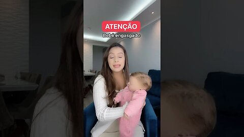 Bebê engasgado o que fazer