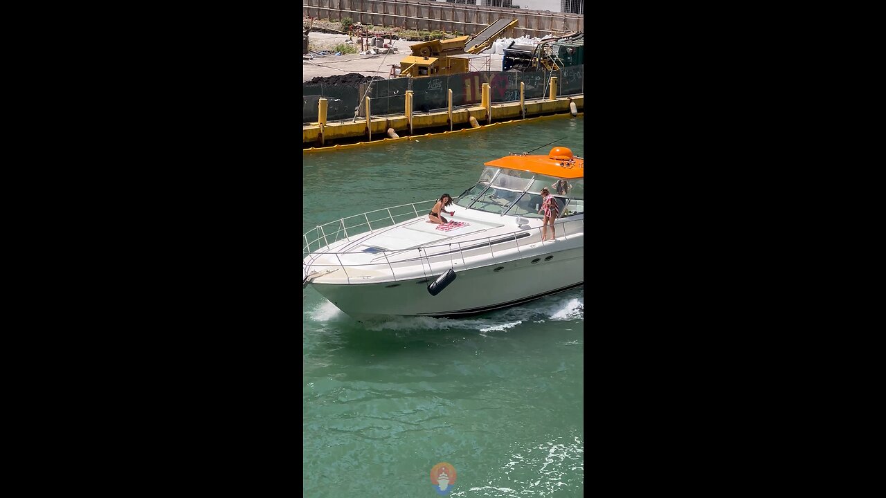 Girls attempting the famous Balancing beam walk to the bow of a Sundancer 540 #yachtdealnow