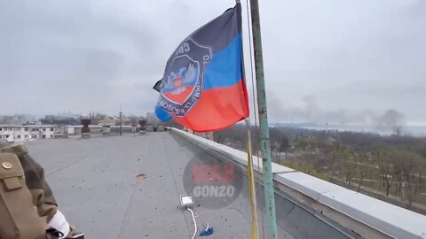 The first deputy commander of the "Somalia" battalion with the call sign "Son-in-law" hoisted a flag over the main police building in Mariupol and declared it for the Republic