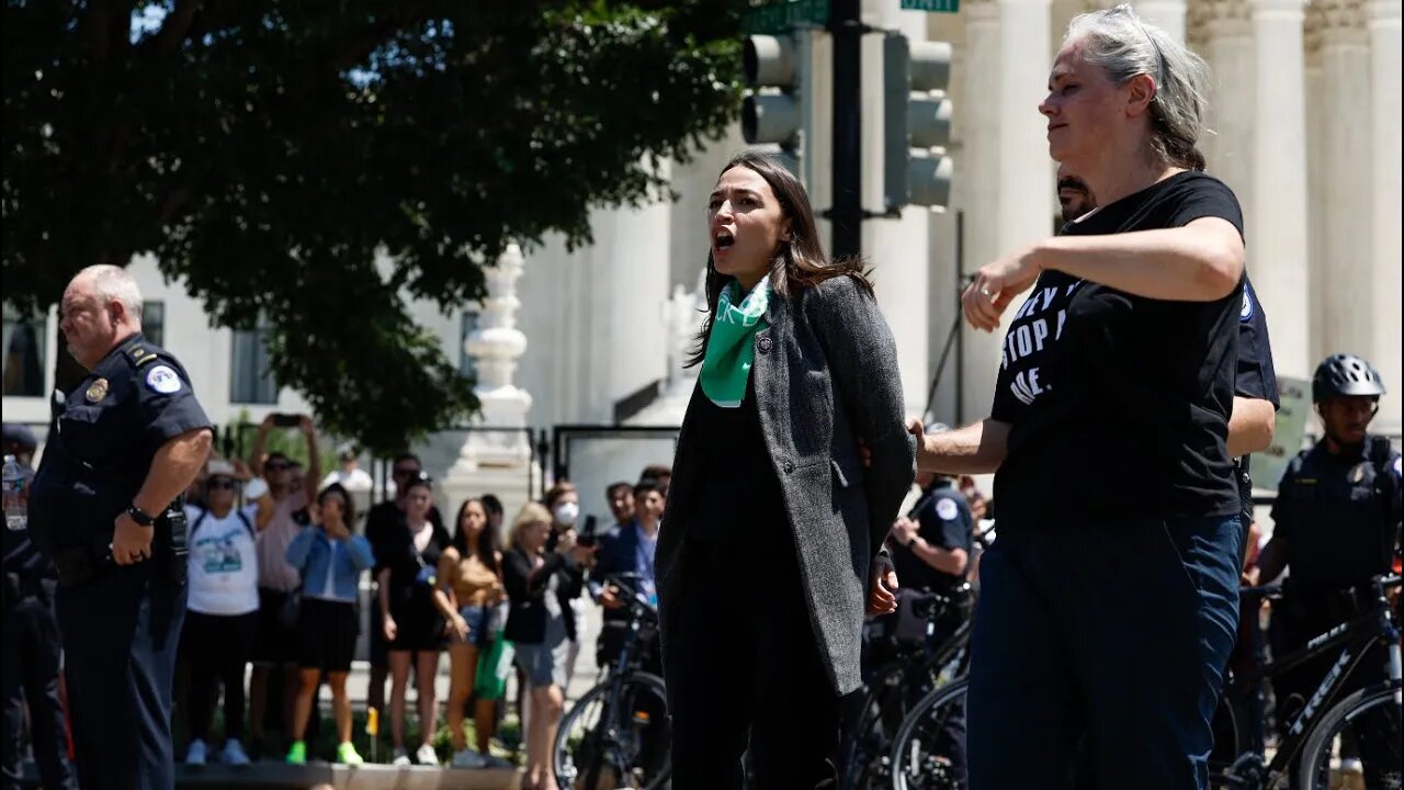 AOC says That Capitol Police let J6 protestors into the Capitol building