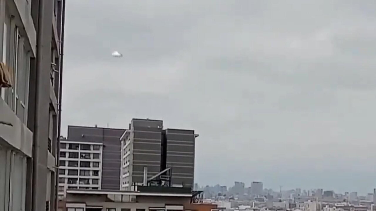 Amazing UFO sighting in Santiago 09-18-22 - Ovni Estación Central Santiago Chile