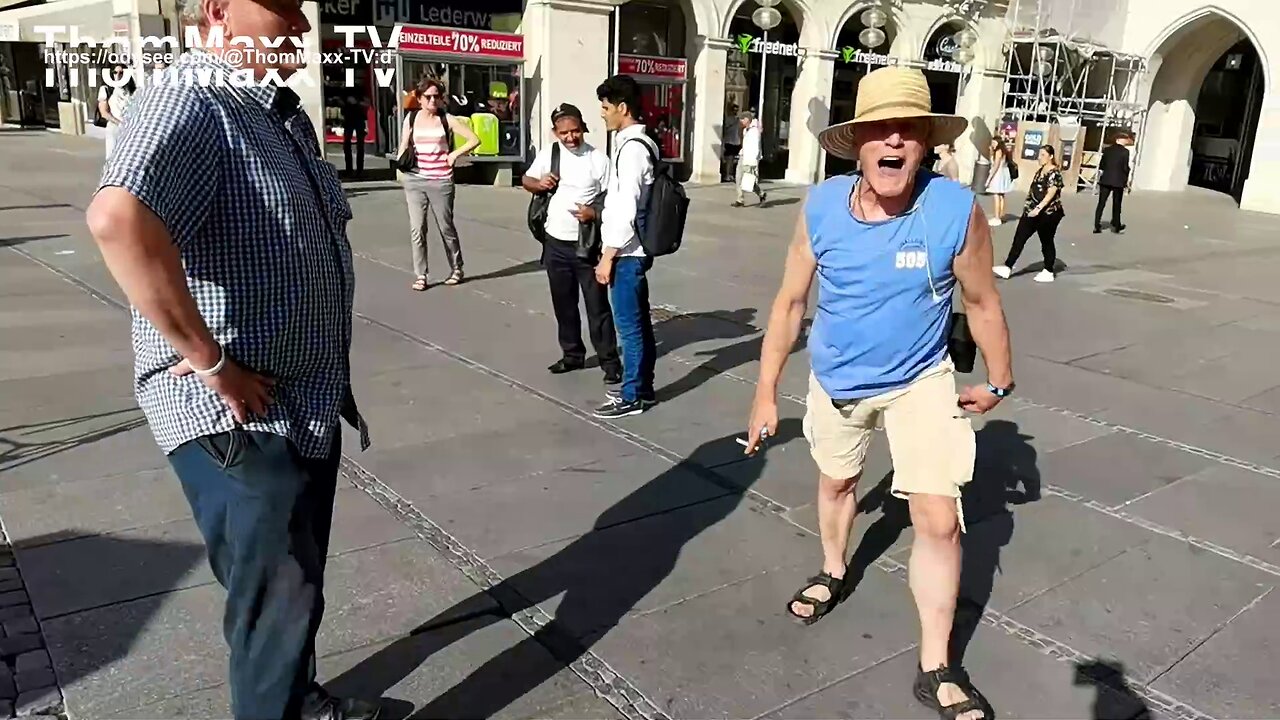 Ergebnis der Medienhetze? Höchst aggressiver Mann greift an! - Motschi's Speaker's Corner 7.7.23 (2)