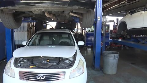 Las Vegas temperatures, rise in gas prices sends drivers to car shops