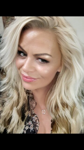 a Tesla robot beats up a worker