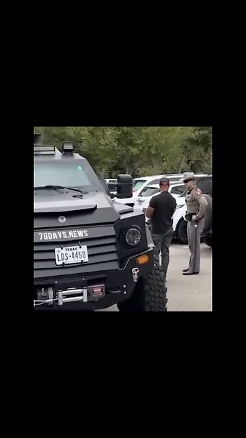 ALEX JONES🇺🇸🛻👮🚓📢💬FORCED TO PULL OVER BY TEXAS STATE TROOPERS👮‍♂️🚨🛻🚔💫