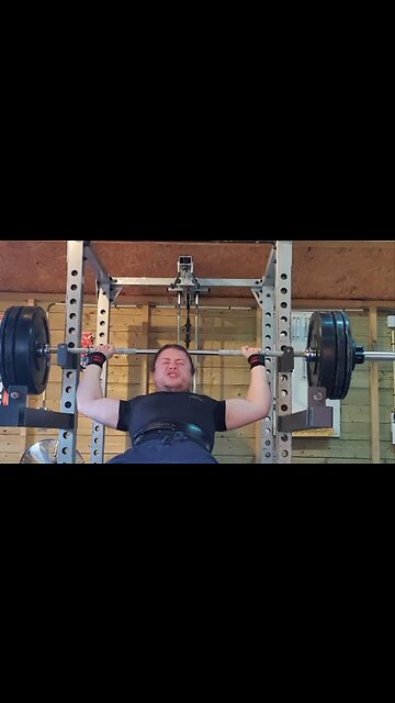 97.5 Kgs x 4 Incline Bench Press