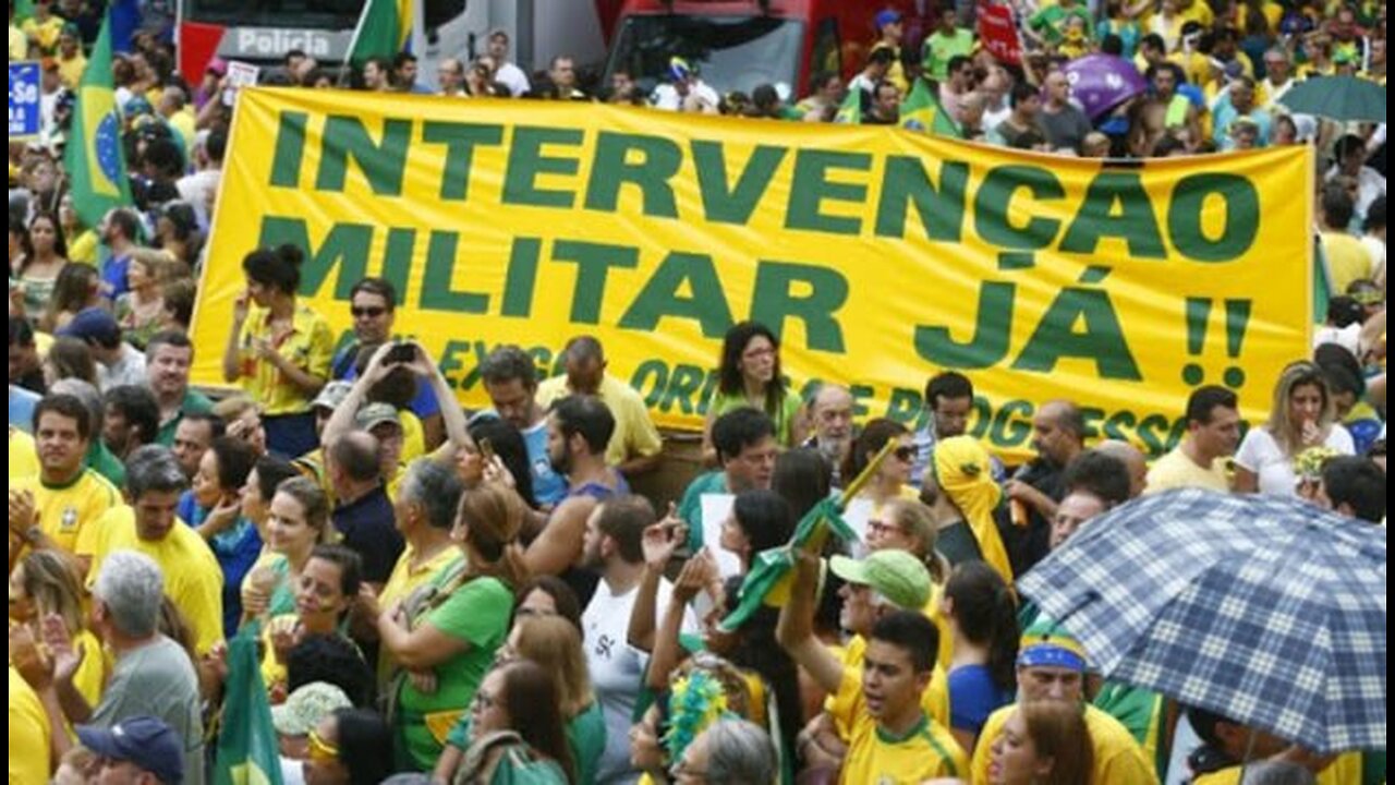 MANIFESTAÇÃO PATRIÓTICA E INTERVENCIONISTA PEDINDO SOS FORÇAS ARMADAS SALVEM O BRASIL DO COMUNISMO