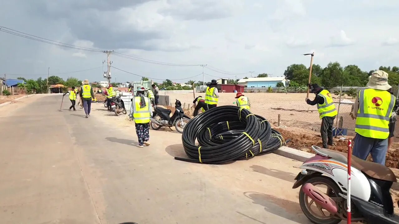 Tour Siem Reap, Developing New Concrete Road Twin Near Angkor Kyung Yuu Area / Amazing Tour Cambodia