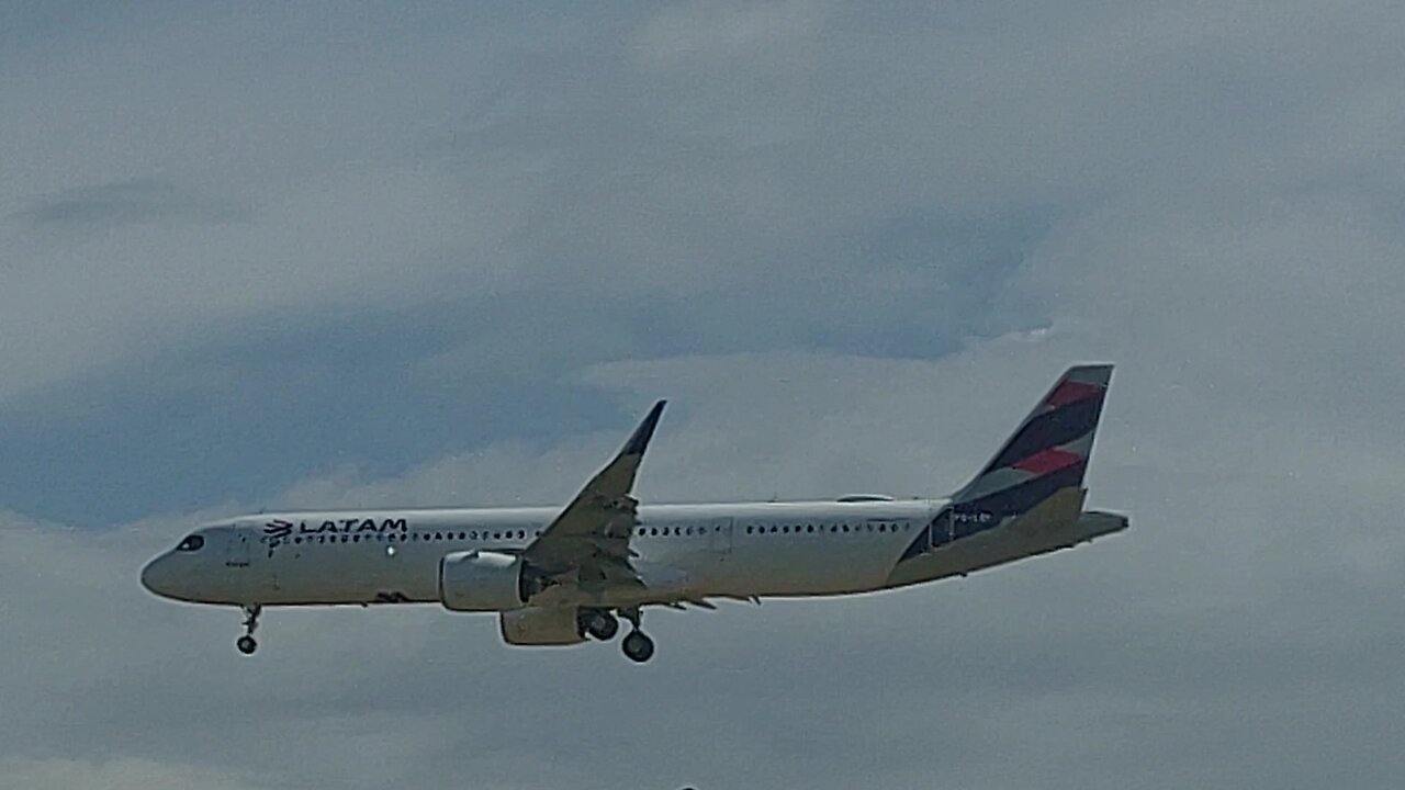 Airbus A321NEO PS-LBF coming from Guarulhos to Manaus