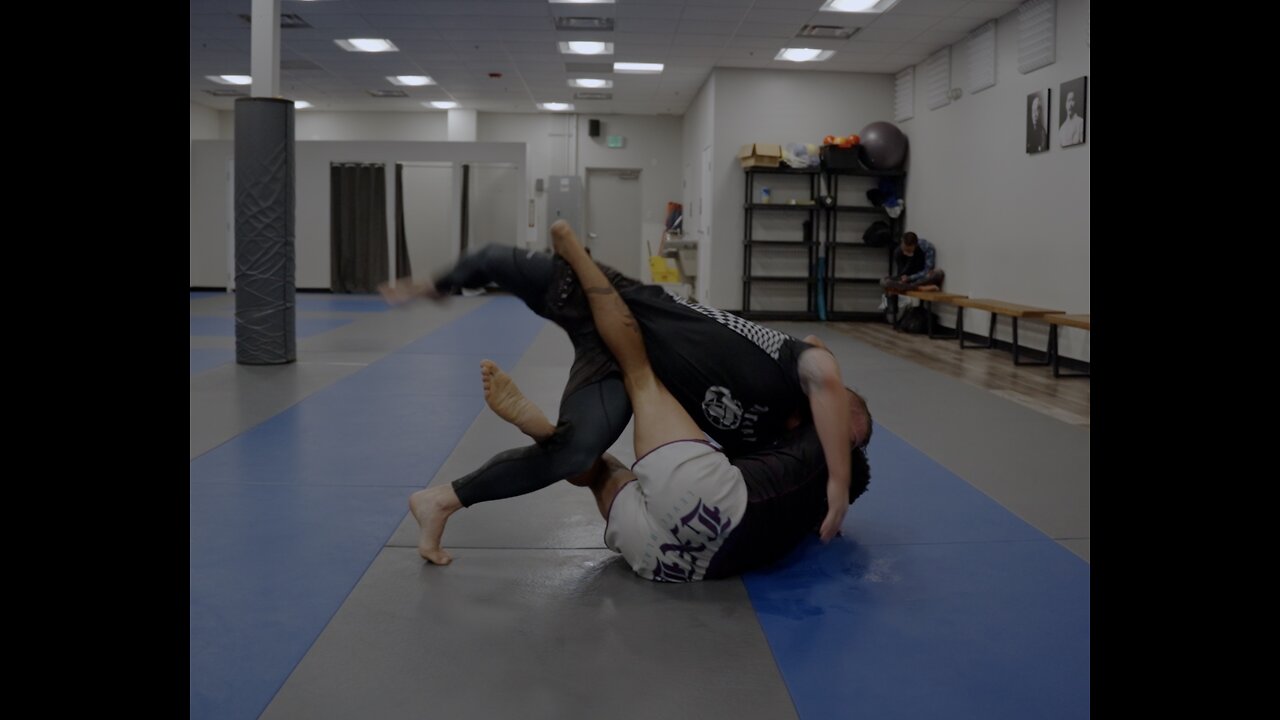 Open Mat Jiu Jitsu Rolling - Iron Sharens Iron | BJJ training footage 10/01/2024