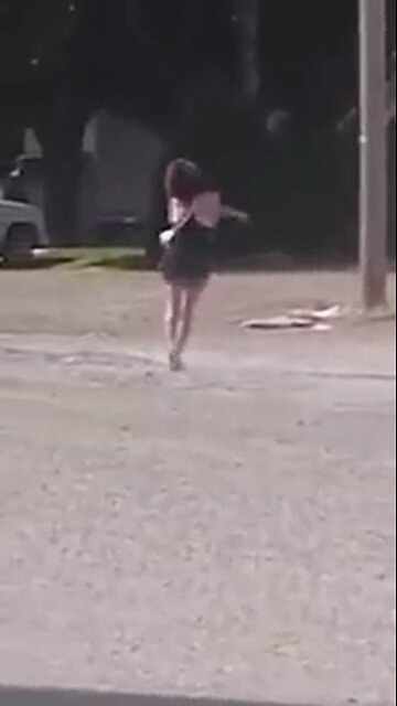 Is it the wind...or is it the crack that causes this🤣