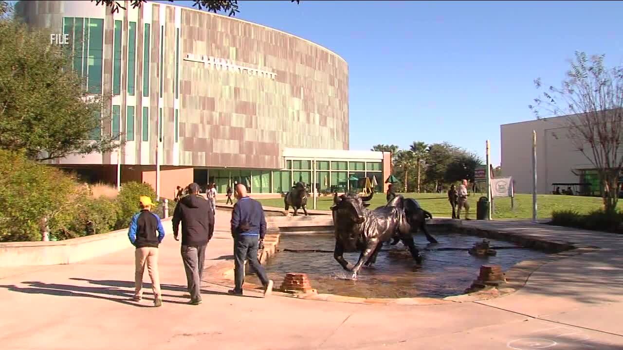 Financial experts encourage high school students to apply for scholarships early as tuition costs rise