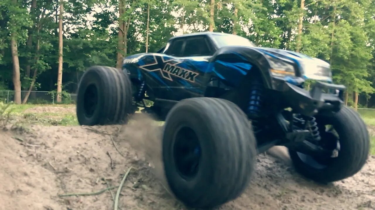 Traxxas X-Maxx Slow Motion Bash